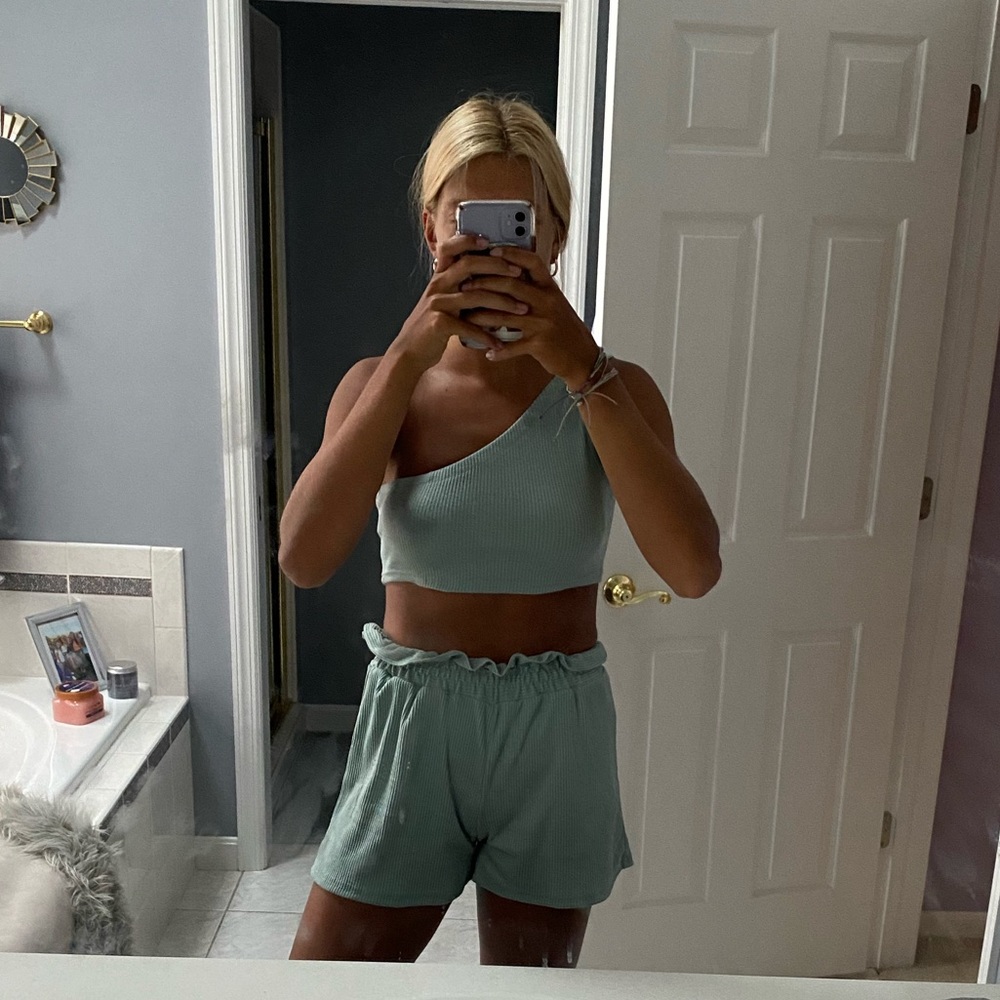 Two piece set